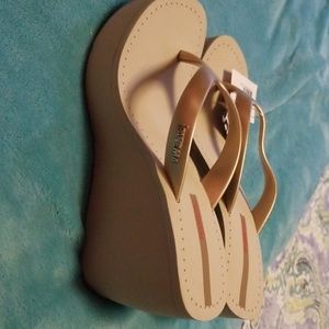 Ipanema Wedge Sandal - beige/gold